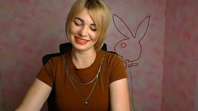 Snapshot of CuttieEmma chatting on 07-24-26, 05:47 CuttieEmma online show from 07-24-26, 05:47