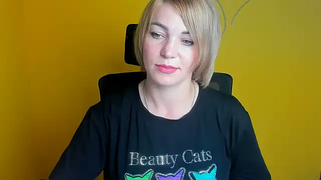 Snapshot of CuttieEmma chatting on 07-01-26, 11:43 CuttieEmma online show from 07-01-26, 11:43