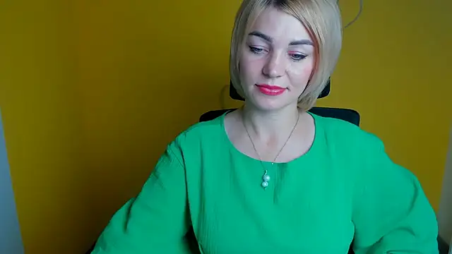 Snapshot of CuttieEmma chatting on 07-29-26, 11:53 CuttieEmma online show from 07-29-26, 11:53