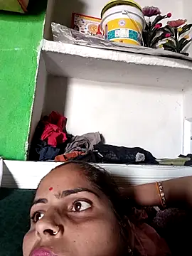 Snapshot of Priyakoli4568 chatting on 04-13-26, 08:07 Priyakoli4568 online show from 04-13-26, 08:07