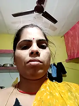 Snapshot of Priyakoli4568 chatting on 02-18-26, 04:21 Priyakoli4568 online show from 02-18-26, 04:21