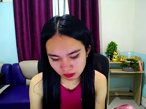 Snapshot of devine_goddess chatting on 04-19-26, 02:18 devine goddess online show from 04-19-26, 02:18