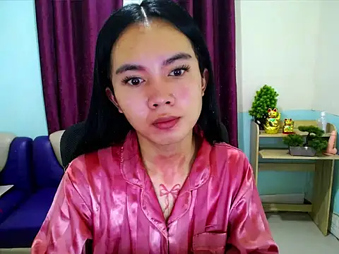 Snapshot of devine_goddess chatting on 04-22-26, 10:33 devine goddess online show from 04-22-26, 10:33