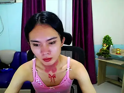 Snapshot of devine_goddess chatting on 05-20-26, 05:43 devine goddess online show from 05-20-26, 05:43