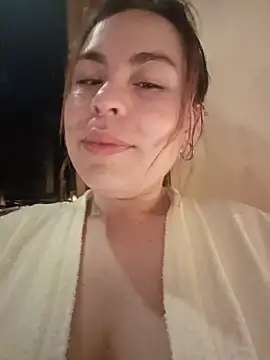 Kennya Rodriguez online show from 10-29-25, 02:21