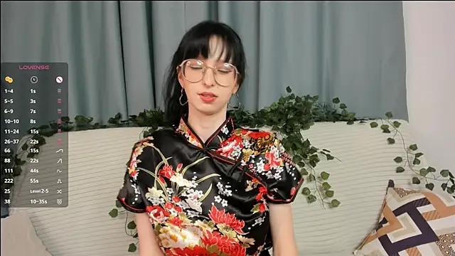 Snapshot of CosmicGleam chatting on 06-02-26, 09:26 CosmicGleam online show from 06-02-26, 09:26