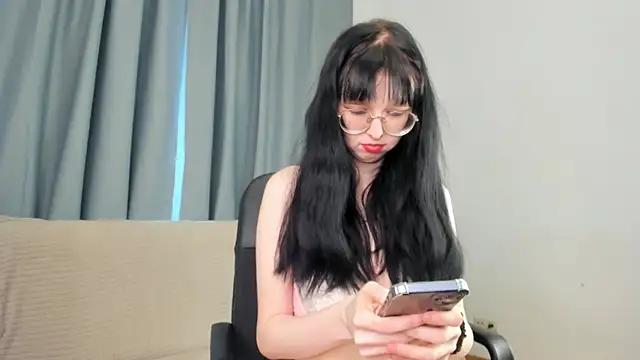 Snapshot of CosmicGleam chatting on 04-28-26, 02:43 CosmicGleam online show from 04-28-26, 02:43