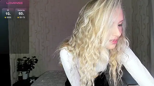 Snapshot of Elysia_kiss chatting on 02-11-26, 05:07 Elysia kiss online show from 02-11-26, 05:07