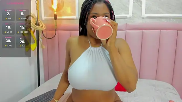 Snapshot of Luna_cocoa chatting on 02-10-26, 12:37 Luna cocoa online show from 02-10-26, 12:37