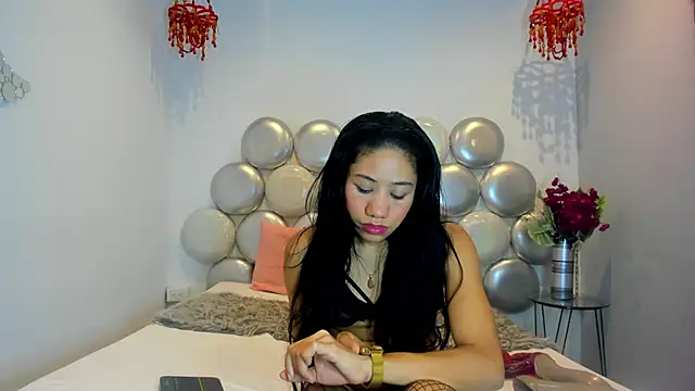 Lara pons online show from 04-08-26, 02:18