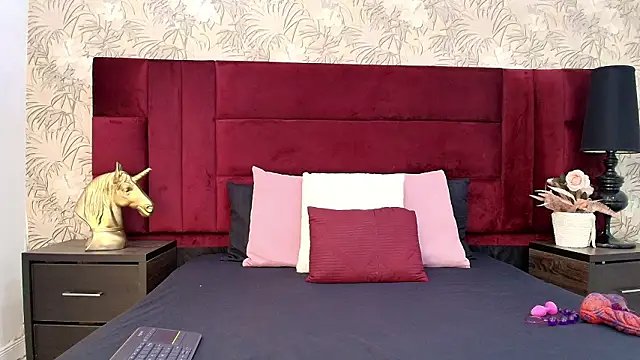 Lara pons online show from 02-09-26, 02:04