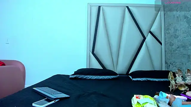 Emily-Queen03 online show from 02-26-26, 11:54