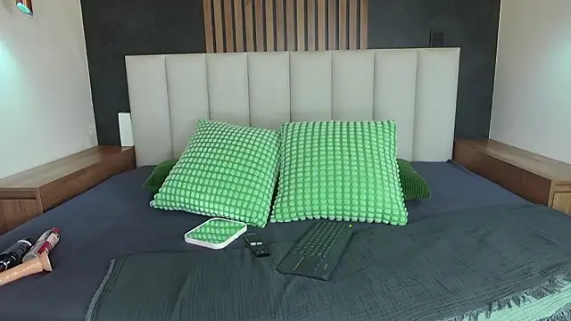 EmmaLou   online show from 02-25-26, 04:23