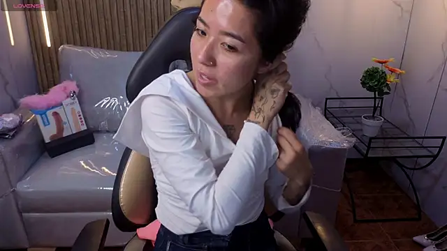 Lynn turner online show from 02-12-26, 01:00