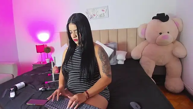 KeylaGomez  online show from 04-14-26, 12:54