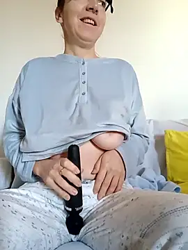 Snapshot of sexyrubyta chatting on 02-09-26, 11:08 sexyrubyta online show from 02-09-26, 11:08