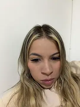 Snapshot of Mia_Rosee1 chatting on 07-23-26, 01:58 Mia Rosee1 online show from 07-23-26, 01:58