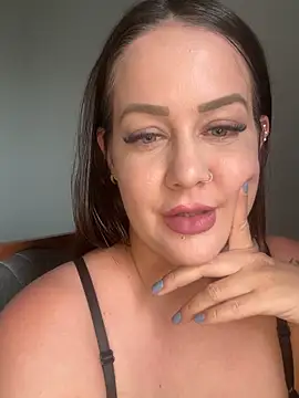 Snapshot of juliasanto chatting on 02-23-26, 04:40 juliasanto online show from 02-23-26, 04:40