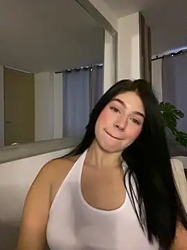 Snapshot of _HannahFox_ chatting on 05-13-26, 11:01 HannahFox online show from 05-13-26, 11:01