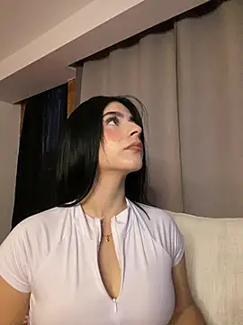 Snapshot of _HannahFox_ chatting on 03-20-26, 11:28 HannahFox online show from 03-20-26, 11:28