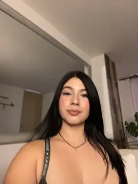 Snapshot of _HannahFox_ chatting on 06-12-26, 11:02 HannahFox online show from 06-12-26, 11:02