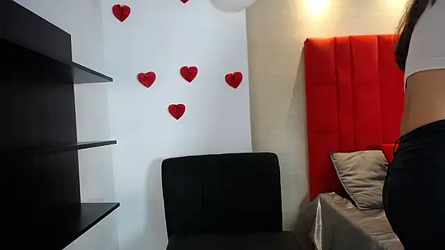 Snapshot of Luna_Millers chatting on 02-23-26, 04:25 Luna Millers online show from 02-23-26, 04:25