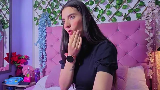 Valkiria-and-Dione online show from 03-07-26, 04:34