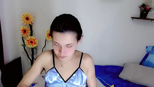 Snapshot of NathalialLooes chatting on 06-19-26, 08:25 NathalialLooes online show from 06-19-26, 08:25
