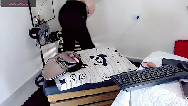 Snapshot of NathalialLooes chatting on 03-03-26, 05:36 NathalialLooes online show from 03-03-26, 05:36