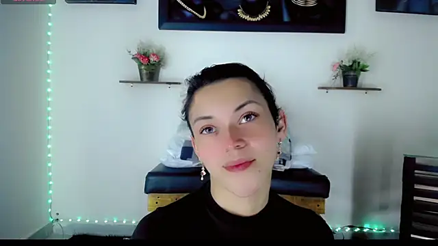 Snapshot of NathalialLooes chatting on 02-25-26, 05:29 NathalialLooes online show from 02-25-26, 05:29