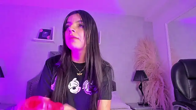 Snapshot of KarelyMitchel chatting on 02-21-26, 01:02 KarelyMitchel online show from 02-21-26, 01:02