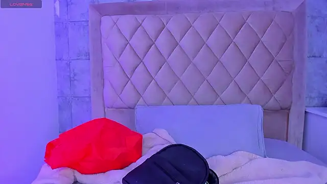 Snapshot of CleoFoxx_ chatting on 02-05-26, 02:02 CleoFoxx online show from 02-05-26, 02:02