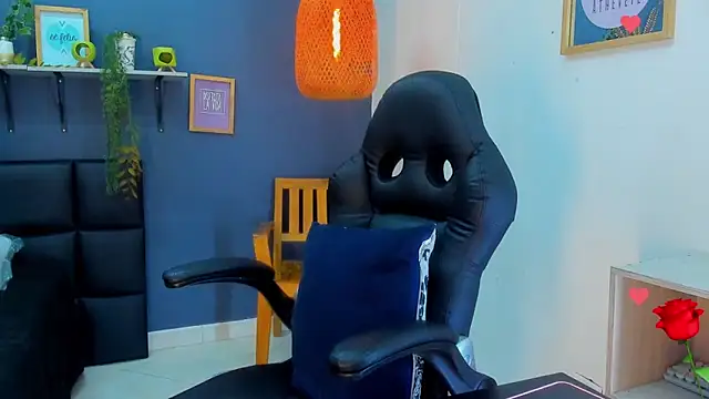 eliza pink24 online show from 02-20-26, 09:39