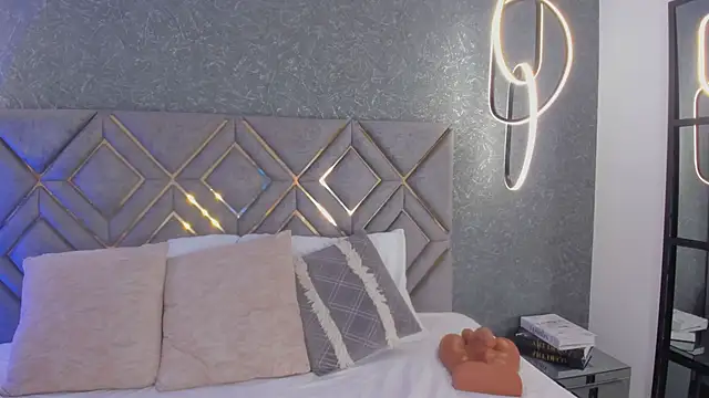 Bella-Swant online show from 02-22-26, 11:45