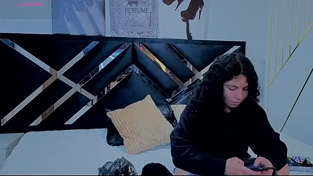 Zoe-yanin online show from 04-09-26, 06:47