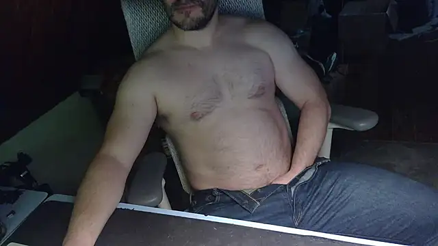 under the desk40 online show from 04-23-26, 10:00