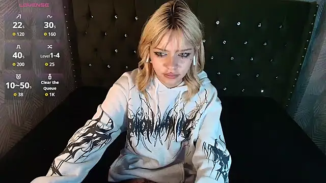 LilytReinolds online show from 03-08-26, 04:54