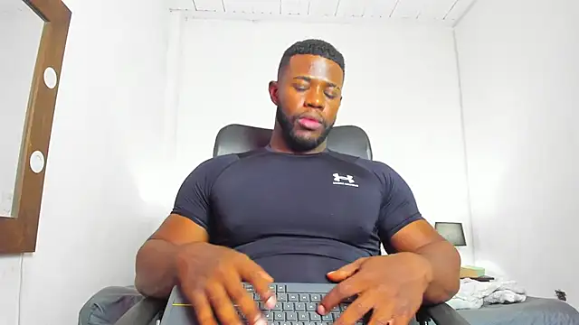 Snapshot of James_McBoy chatting on 02-18-26, 07:54 James McBoy online show from 02-18-26, 07:54