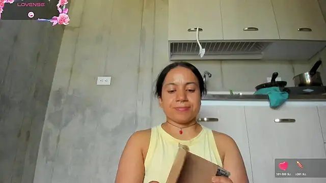 Snapshot of chiarafustox chatting on 04-07-26, 09:38 chiarafustox online show from 04-07-26, 09:38