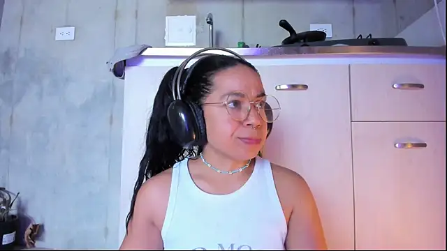 Snapshot of chiarafustox chatting on 07-26-26, 03:08 chiarafustox online show from 07-26-26, 03:08