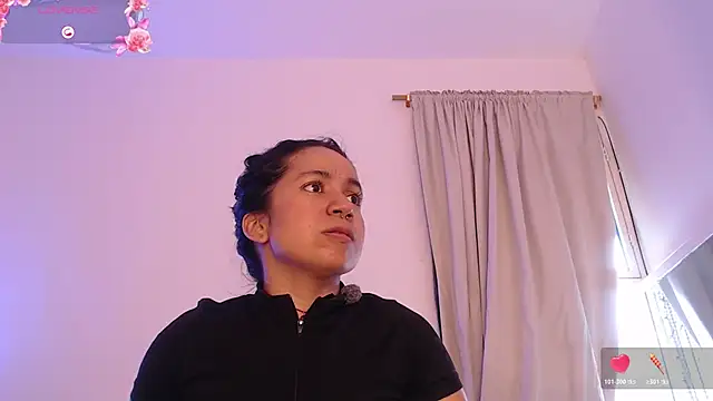 Snapshot of chiarafustox chatting on 02-05-26, 08:04 chiarafustox online show from 02-05-26, 08:04