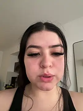 Snapshot of lolaaculaa chatting on 06-05-26, 01:28 lolaaculaa online show from 06-05-26, 01:28