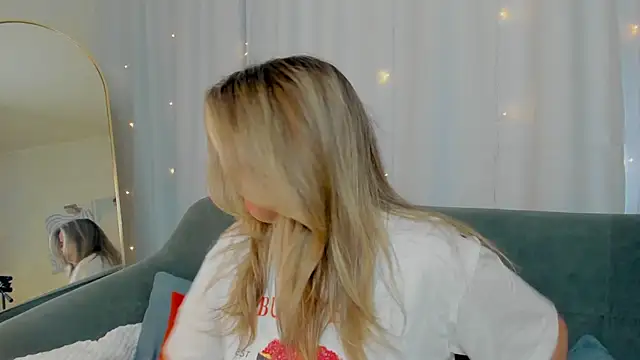 LilyBel online show from 04-01-26, 08:04