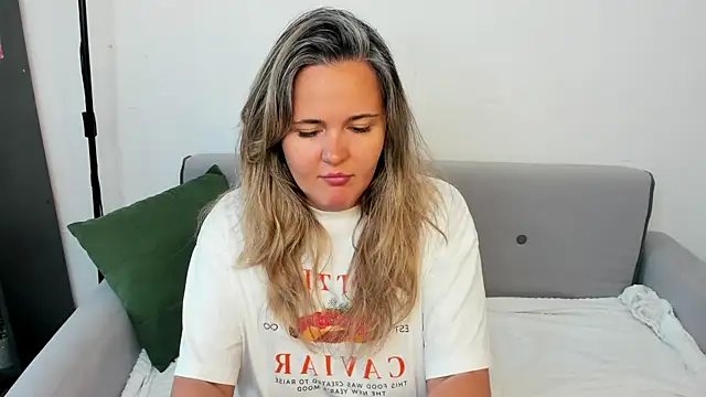 LilyBel online show from 06-10-26, 01:07
