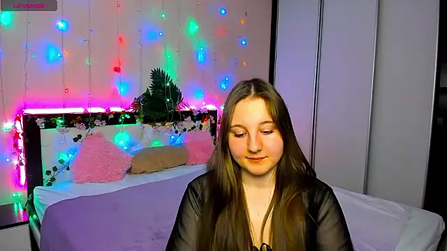 Snapshot of EvaxCharm chatting on 02-12-26, 09:31 EvaxCharm online show from 02-12-26, 09:31