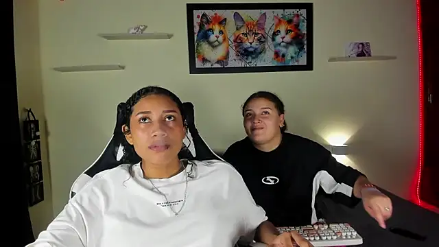 Snapshot of meredit_cris23 chatting on 03-04-26, 05:15 meredit cris23 online show from 03-04-26, 05:15