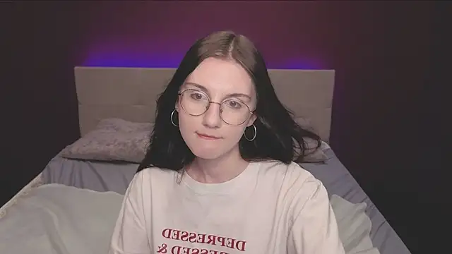 Snapshot of VixenLight chatting on 02-06-26, 11:28 VixenLight online show from 02-06-26, 11:28