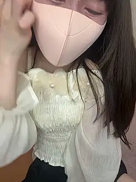 Snapshot of momo_mm chatting on 05-19-26, 02:07 momo mm online show from 05-19-26, 02:07