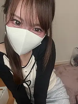 Snapshot of momo_mm chatting on 05-13-26, 12:56 momo mm online show from 05-13-26, 12:56