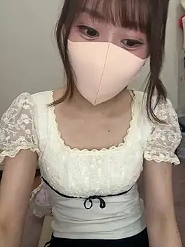 Snapshot of momo_mm chatting on 07-14-26, 02:00 momo mm online show from 07-14-26, 02:00